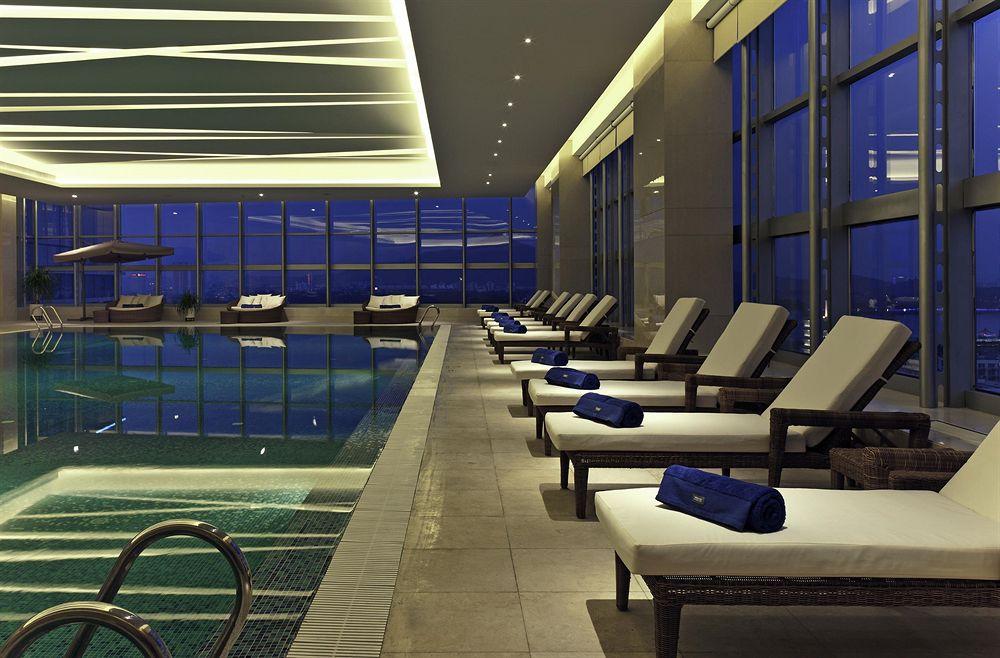 The Westin Nanjing Xuanwu Lake Экстерьер фото