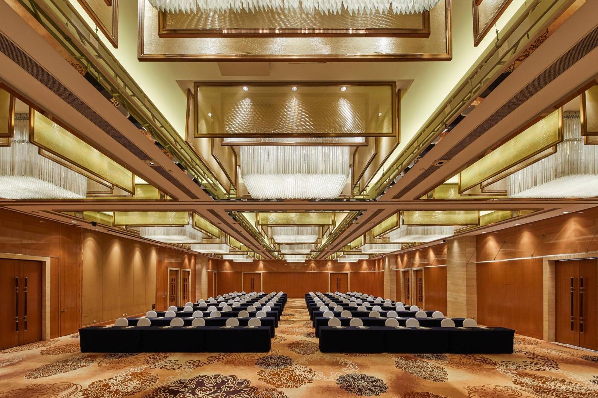 The Westin Nanjing Xuanwu Lake Экстерьер фото