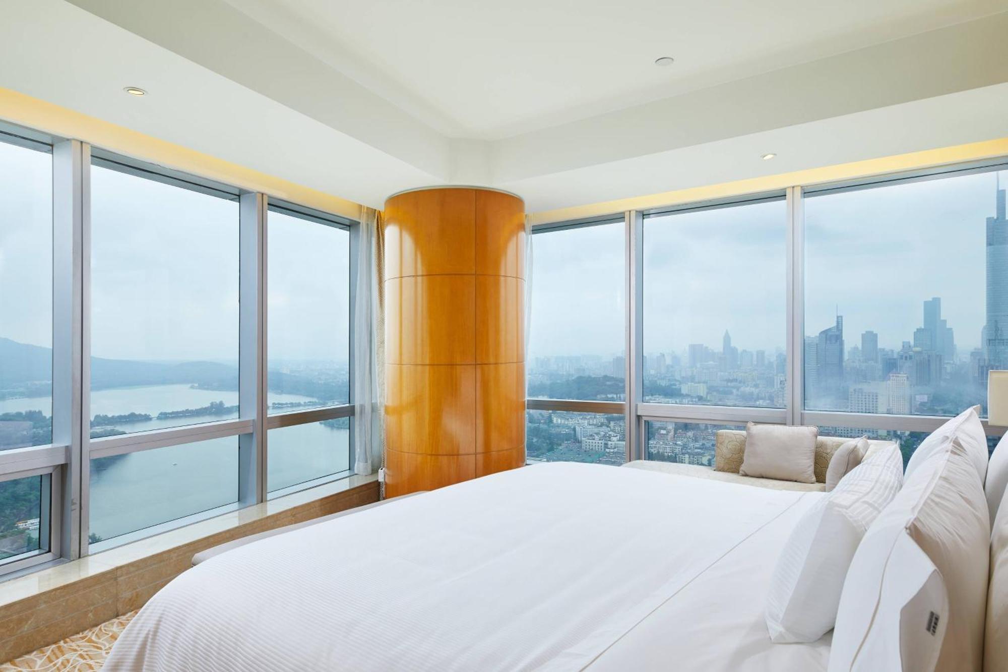 The Westin Nanjing Xuanwu Lake Экстерьер фото