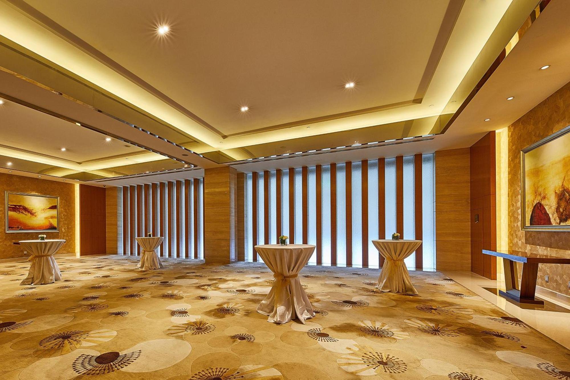 The Westin Nanjing Xuanwu Lake Экстерьер фото