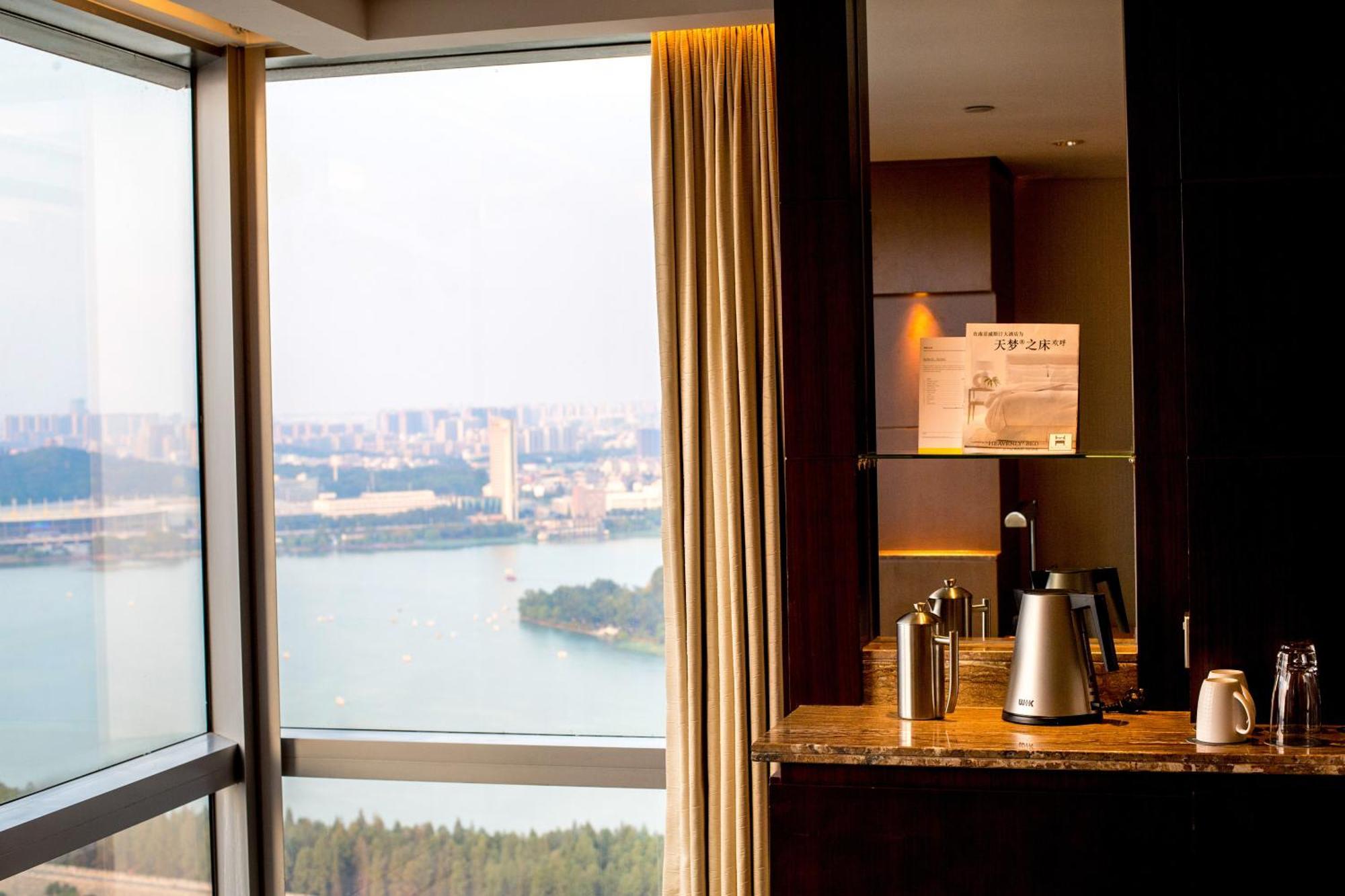 The Westin Nanjing Xuanwu Lake Экстерьер фото