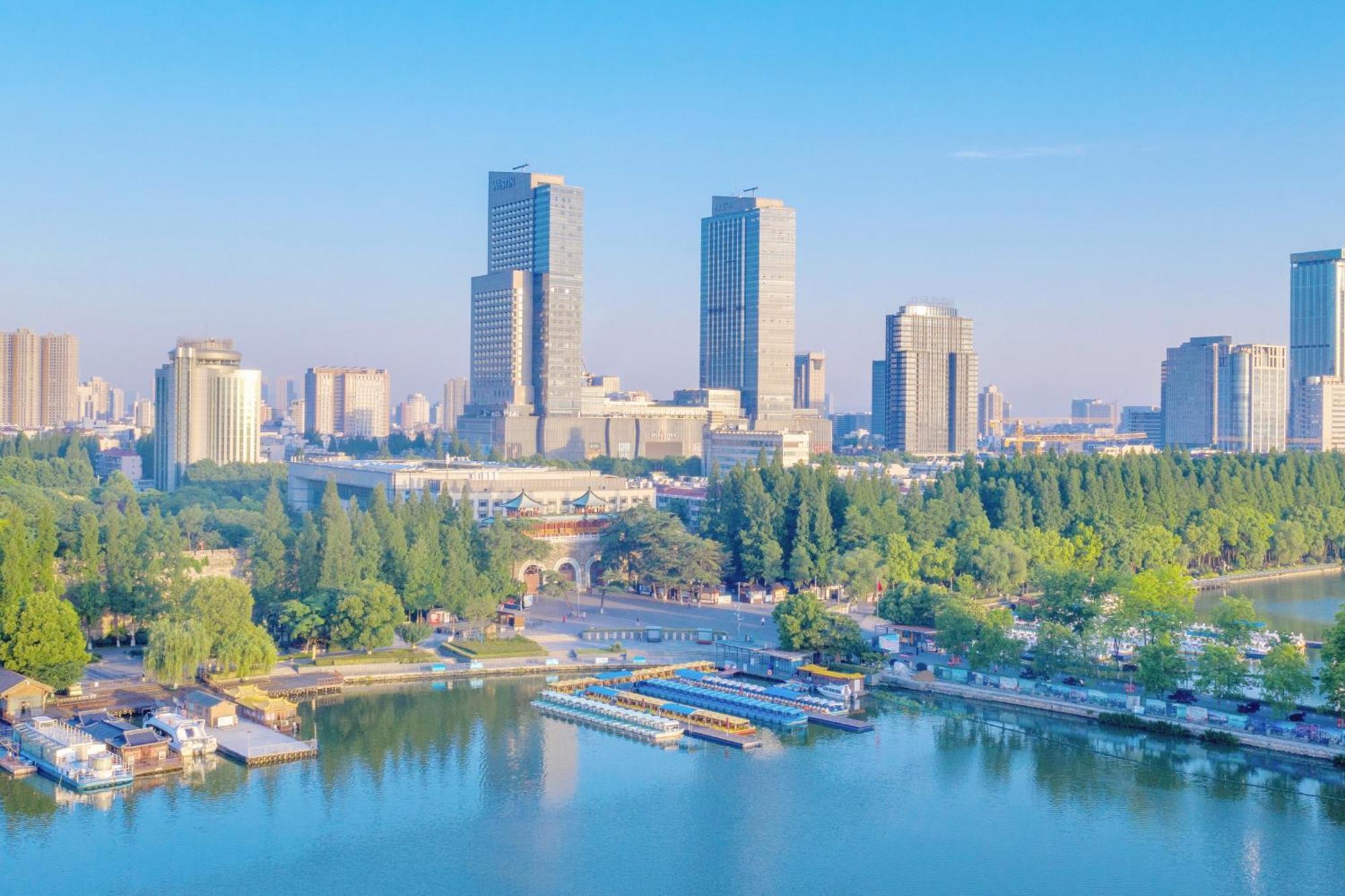 The Westin Nanjing Xuanwu Lake Экстерьер фото