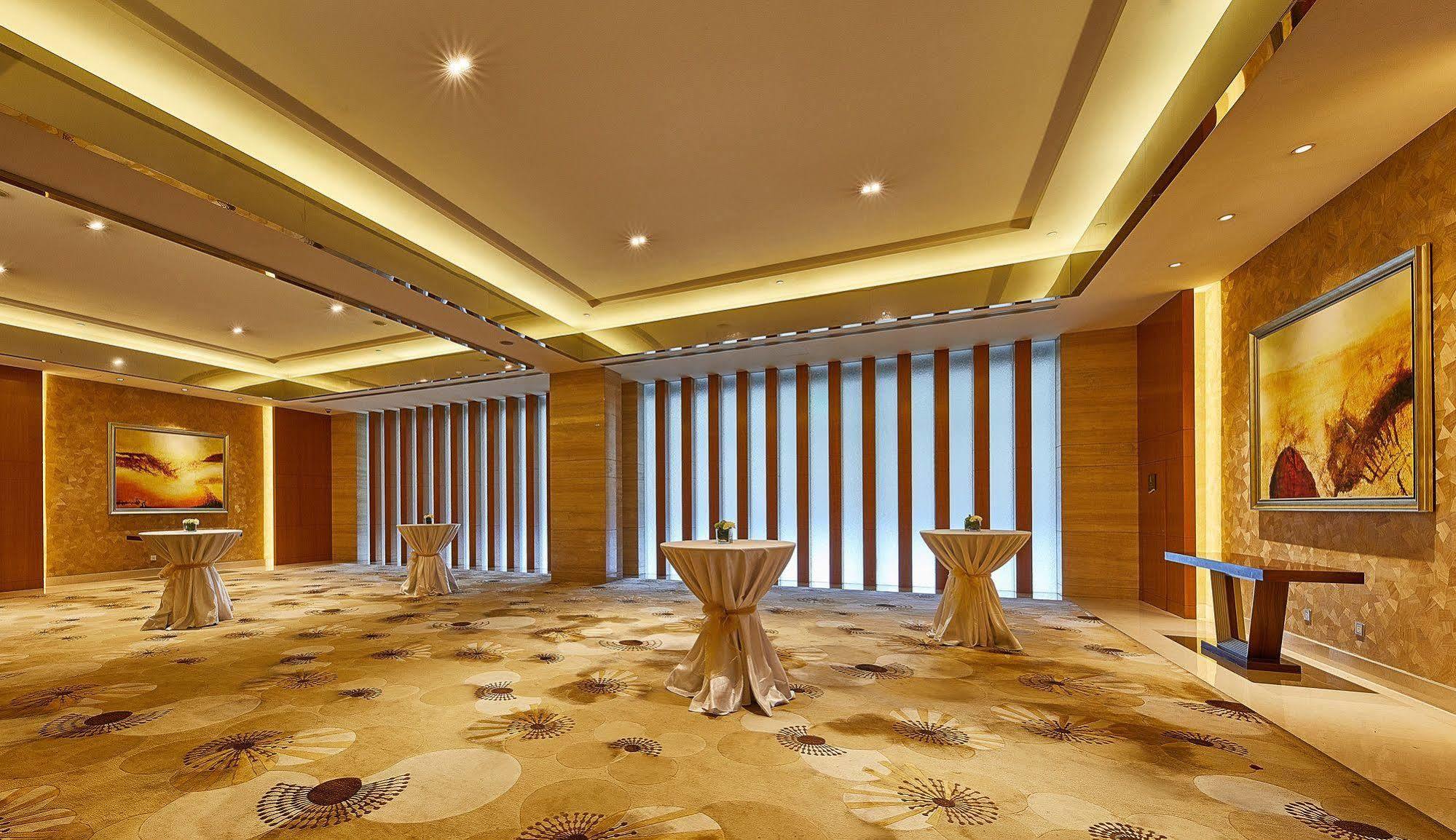 The Westin Nanjing Xuanwu Lake Экстерьер фото