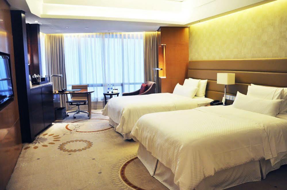 The Westin Nanjing Xuanwu Lake Экстерьер фото